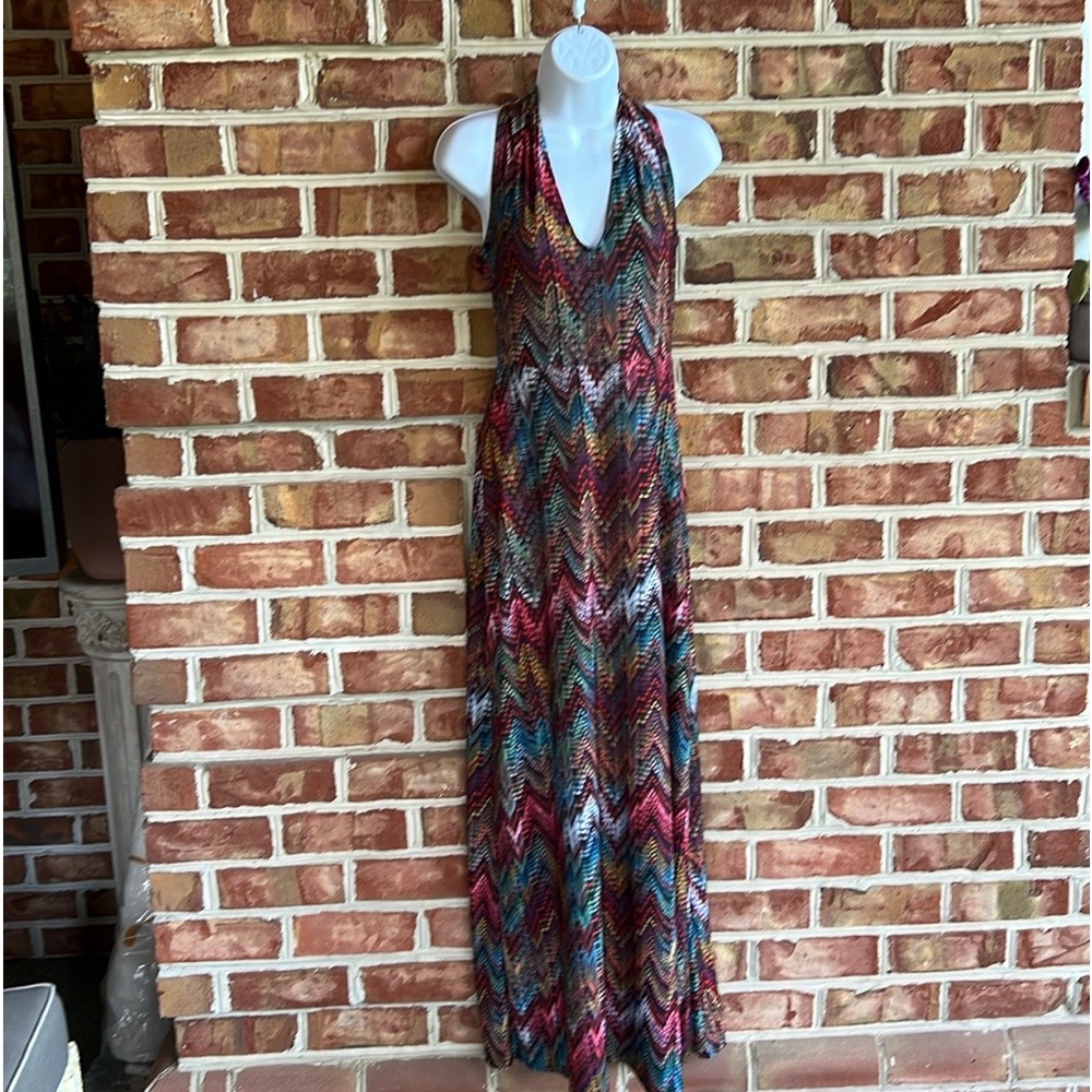 Viereck halter style front reacerback empire waist beautifull stretch maxi dress